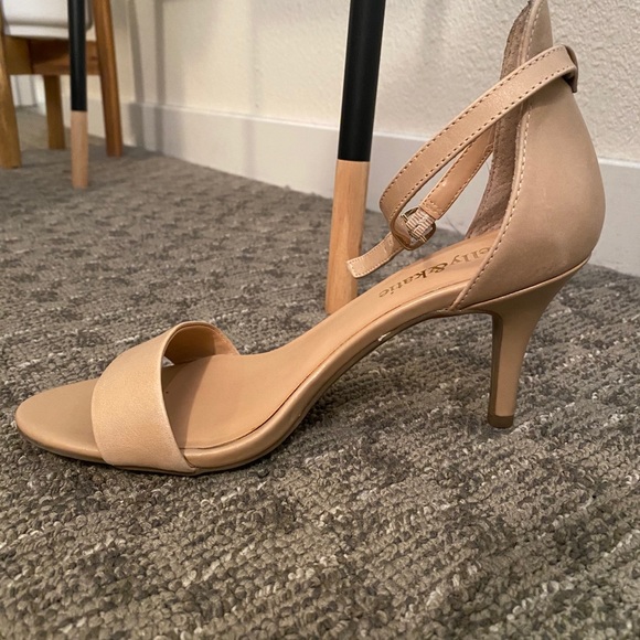 Kelly & Katie Nadia Heel - Picture 2 of 4